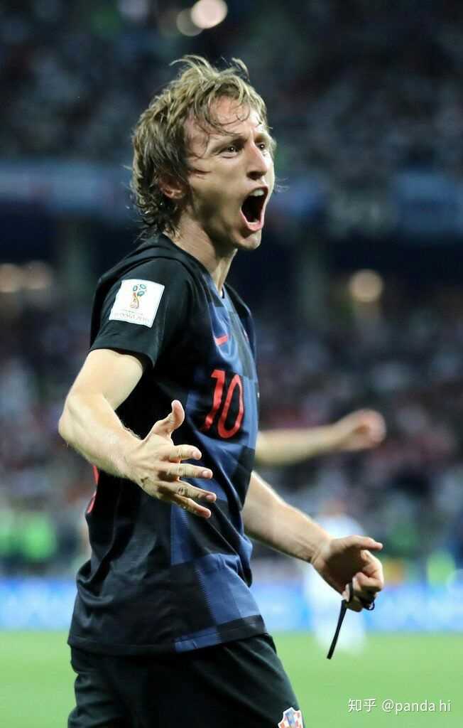 足球国足新星连续两轮破门，迅速走红